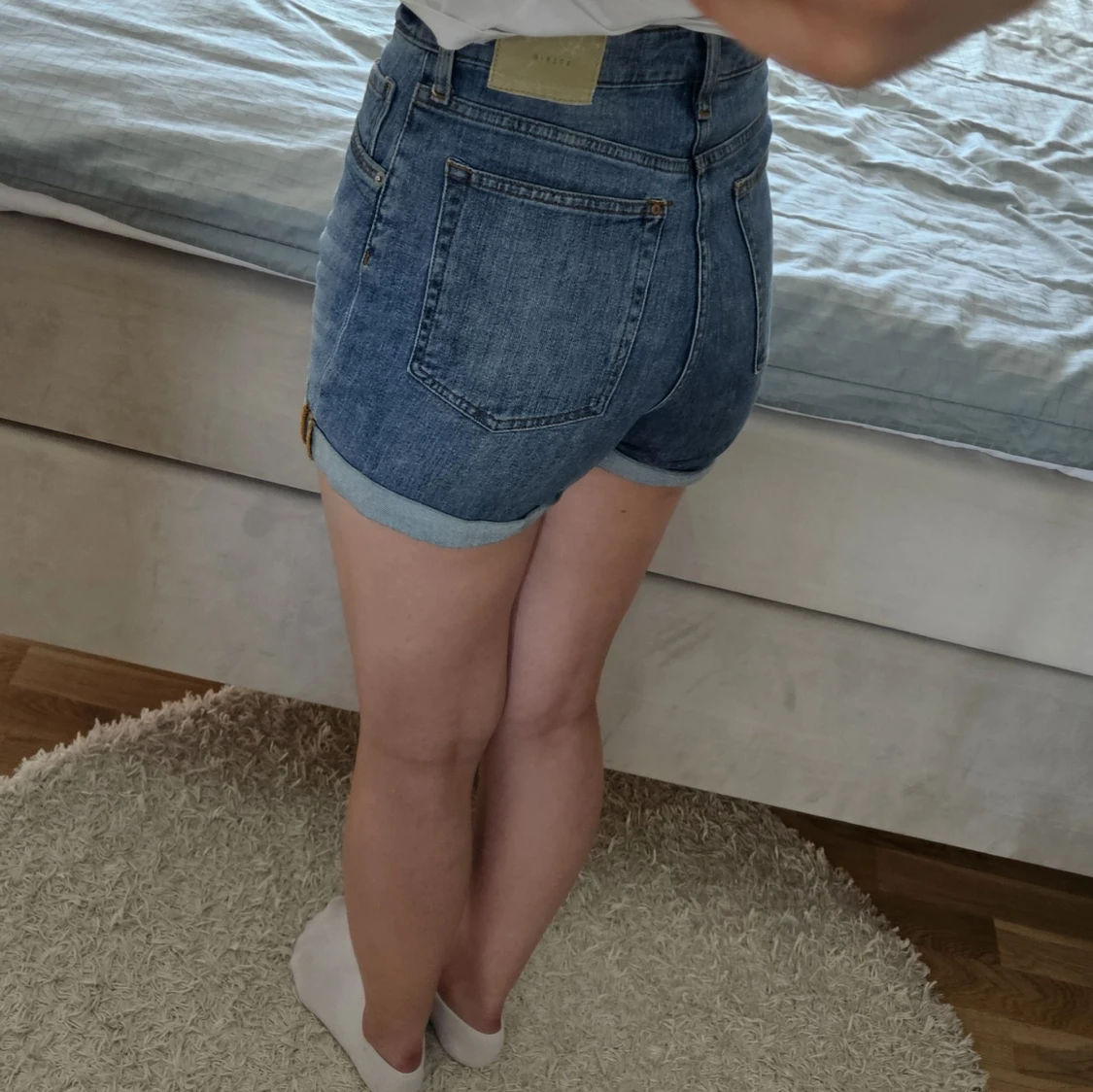 Högmidjade mom jeansshorts &Denim - 1