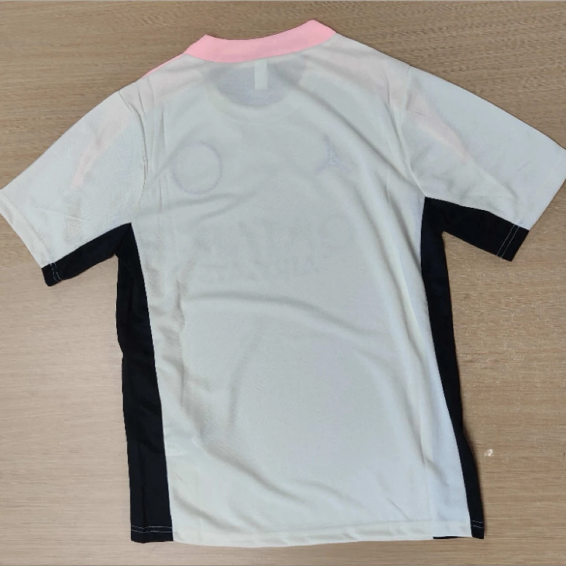 PSG x Jordan fotbollströja och shorts priset kan diskuteras  - 1