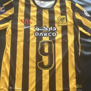 Benzema Al ittihad nummer 9 - Nästan helt ny