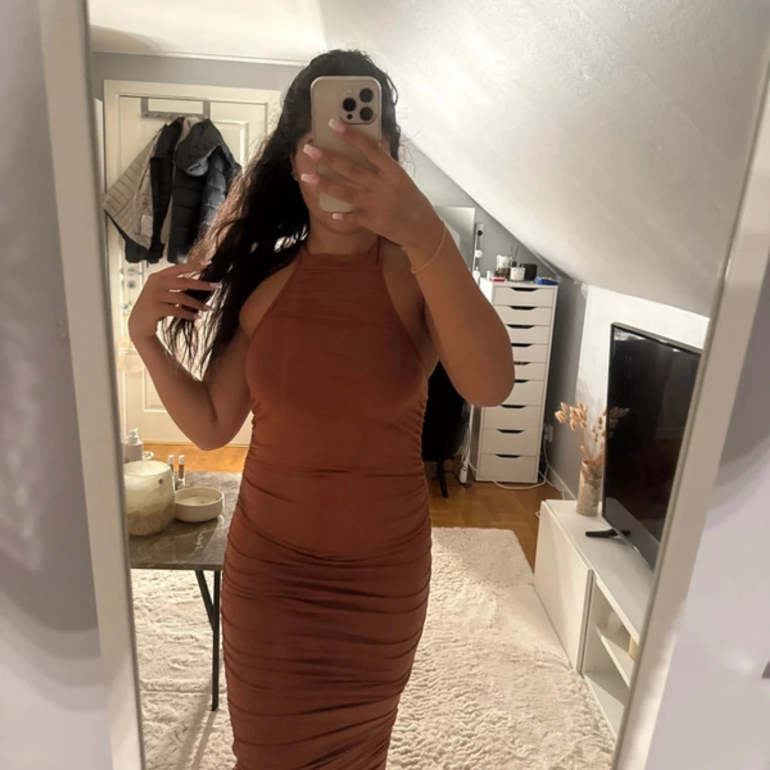 Brun långklänning med halterneck