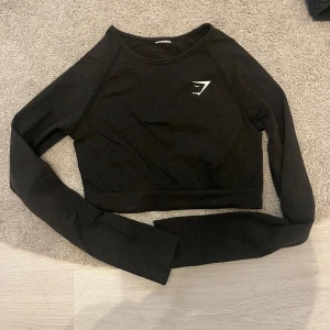 Grå croppad långärmad tröja Gymshark - Jättefint skick!