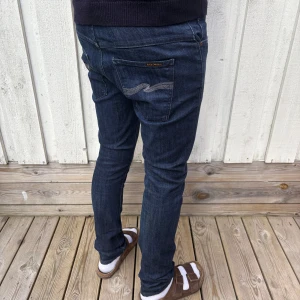 Nudie *Dry denim* - Säljer nu dessa unika nudie jeans i en lite ovanligare modell nämligen ”Tape Ted” som sitter slim! 🙏🏻👖| Dry denim vilket innebär kvalite och snyggt slitage med tiden! | Hör av dig vid frågor!✌🏻👑