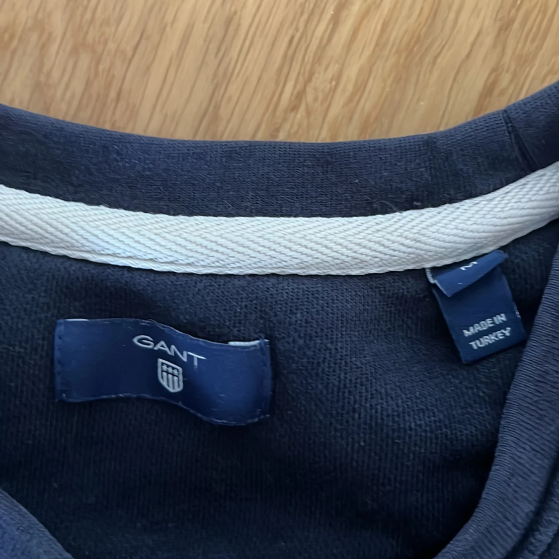 Mörkblå sweatshirt från GANT - 1