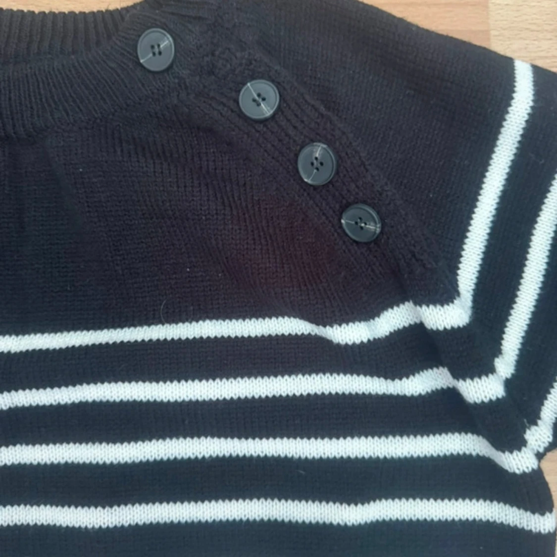 Ny. Svartvit randig stickad tröja L - 2