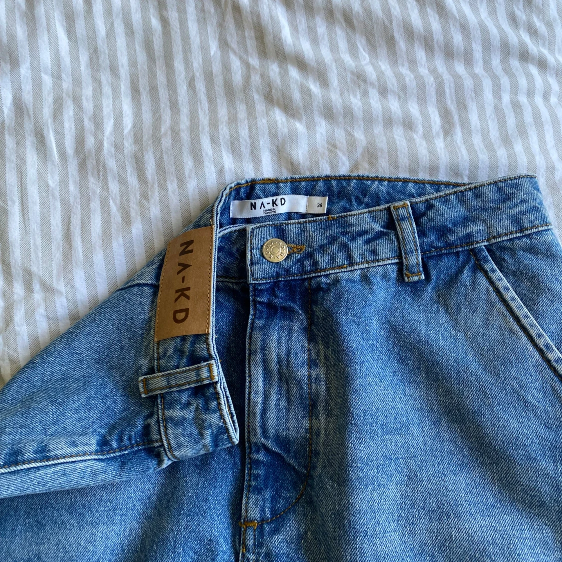 Jeanskjol med slits från NA-KD - 2