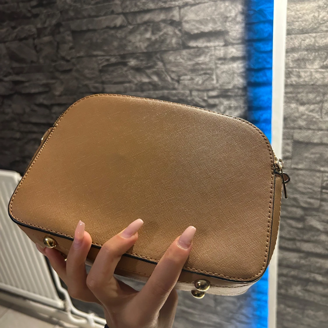 Beige axelväska från Moschino - 2