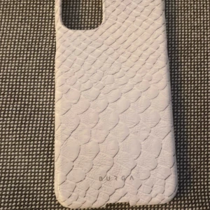 Telefonskal till en iPhone 11 från burga  - Ett helt nytt skal från burga till en iPhone 11.