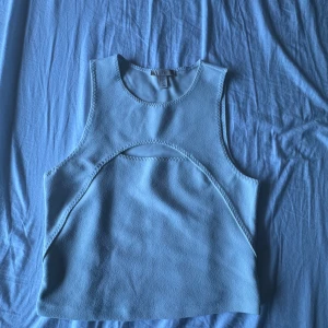 Vit linnetopp från H&M - Ja tycker inte om den längre använt några gånger