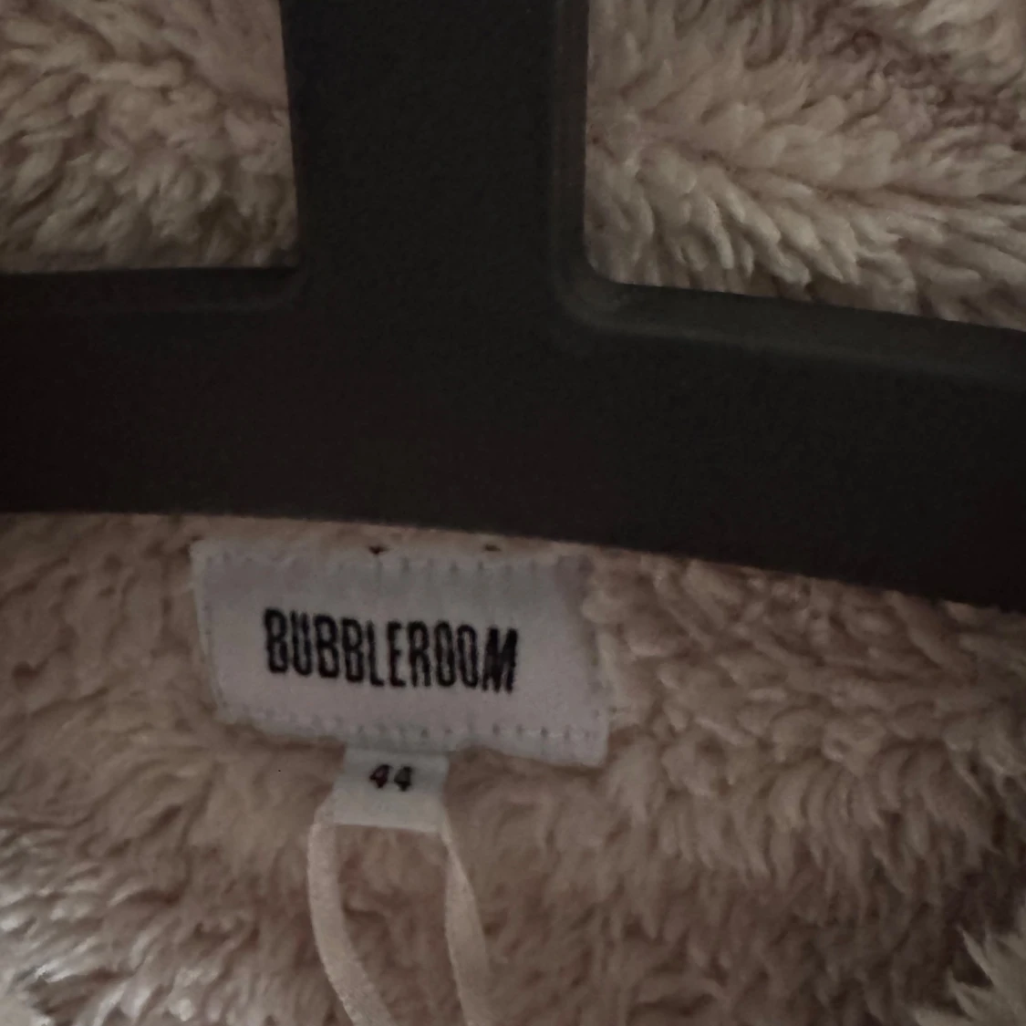 Beige teddyjacka från Bubbleroom - 3