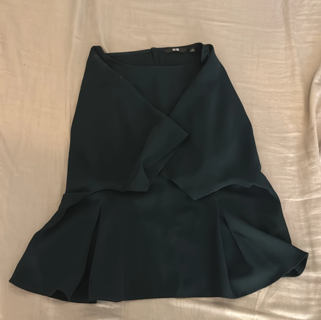 Mörkgrön omlottopp från Uniqlo - 1