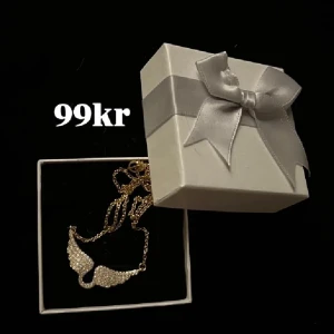 Zadig Voltaire liknande halsband i guld - 22kr frakt 