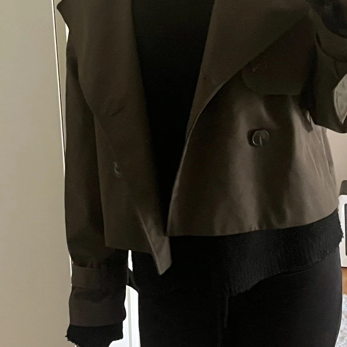 Kort mörkgrön trenchcoat från H&M - 1