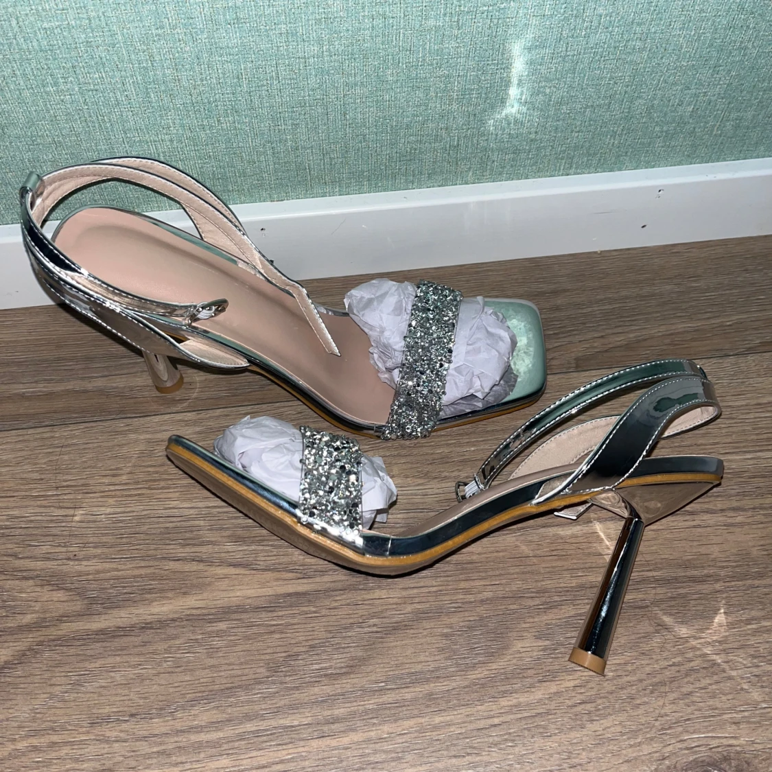  glittriga klackskor  - 1