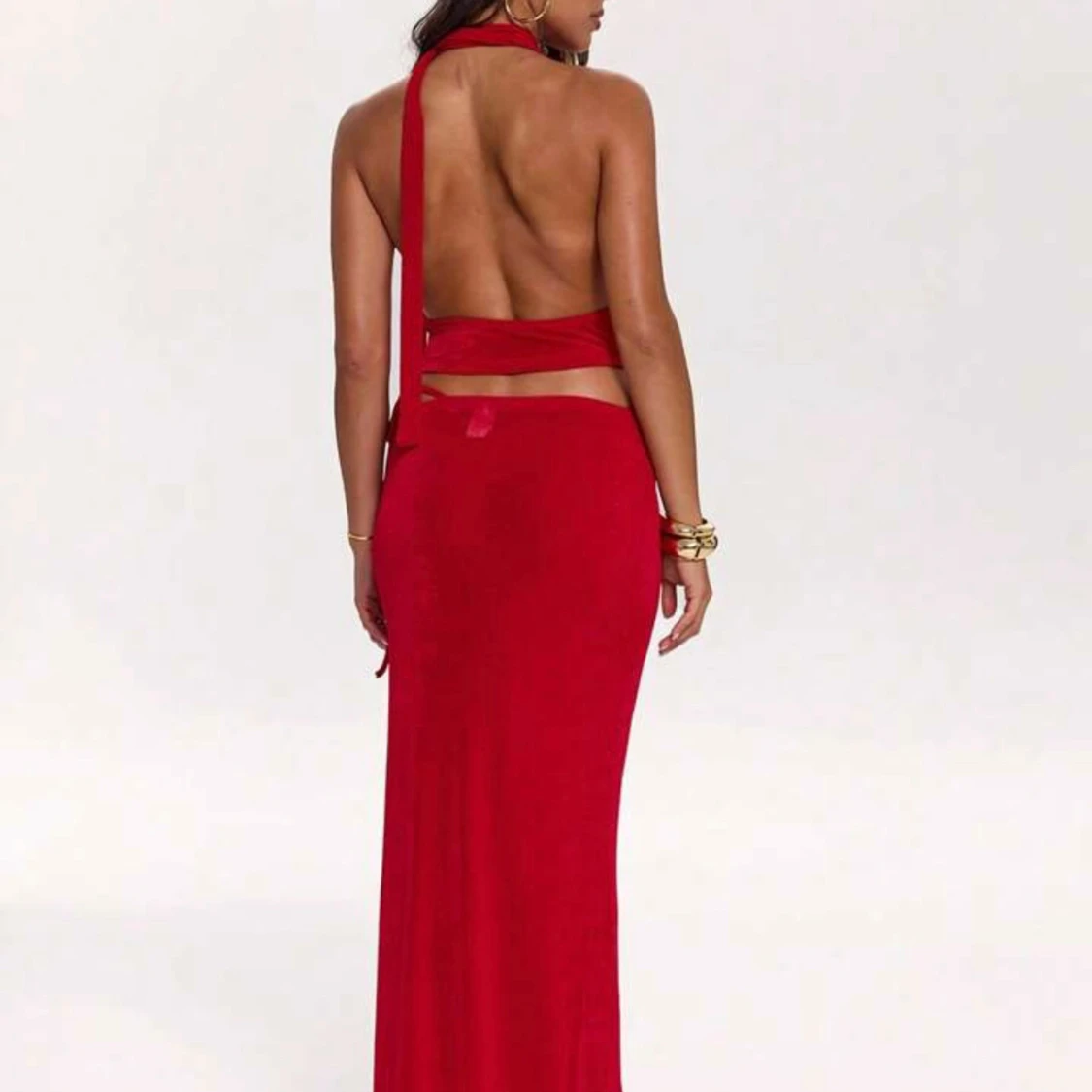 Rött set med långkjol och topp med knytning runt halsen - 2