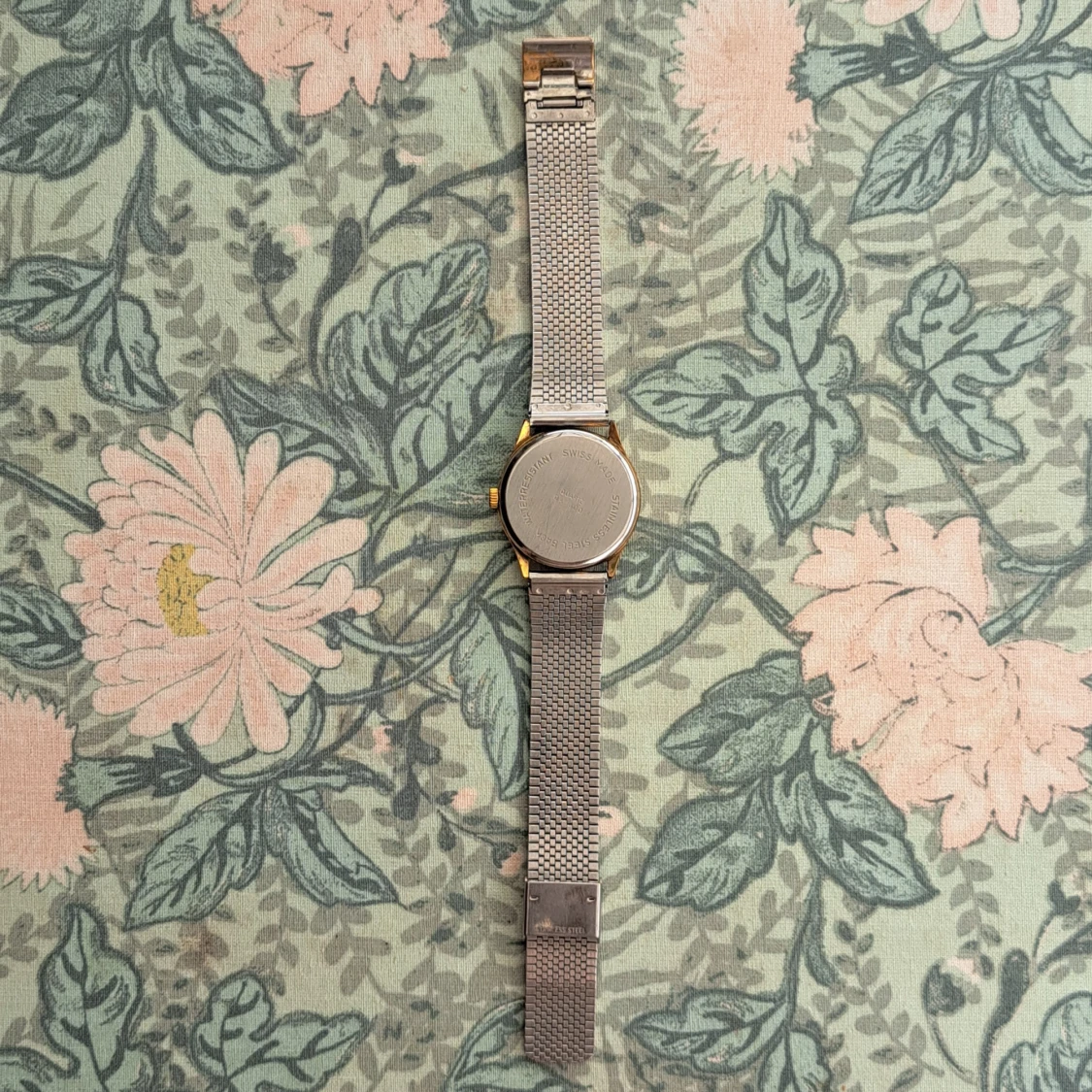 Guldig vintageklocka från Eklora - 1