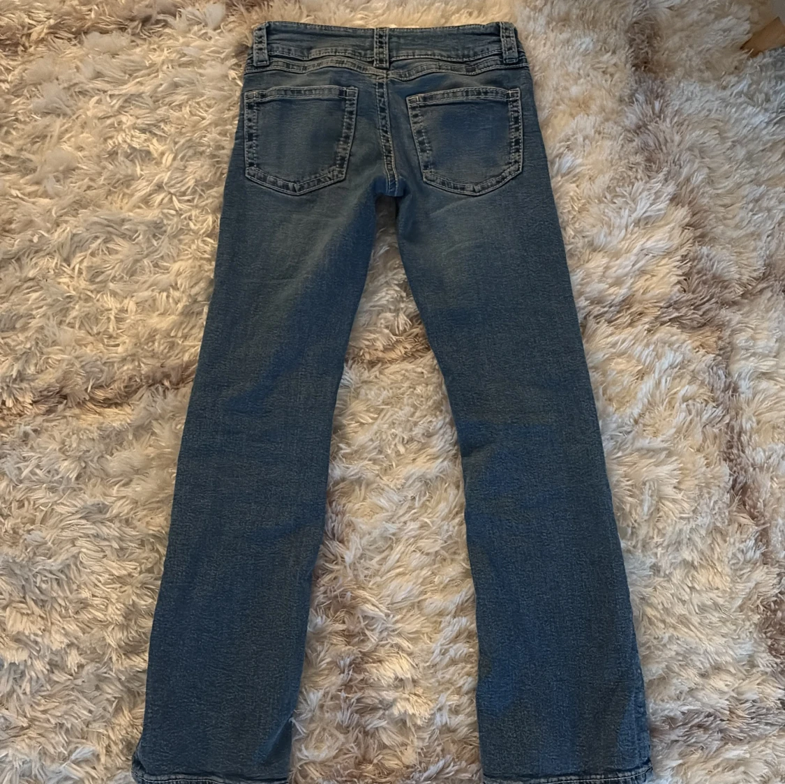 Lågmidjade bootcut jeans!! - 2