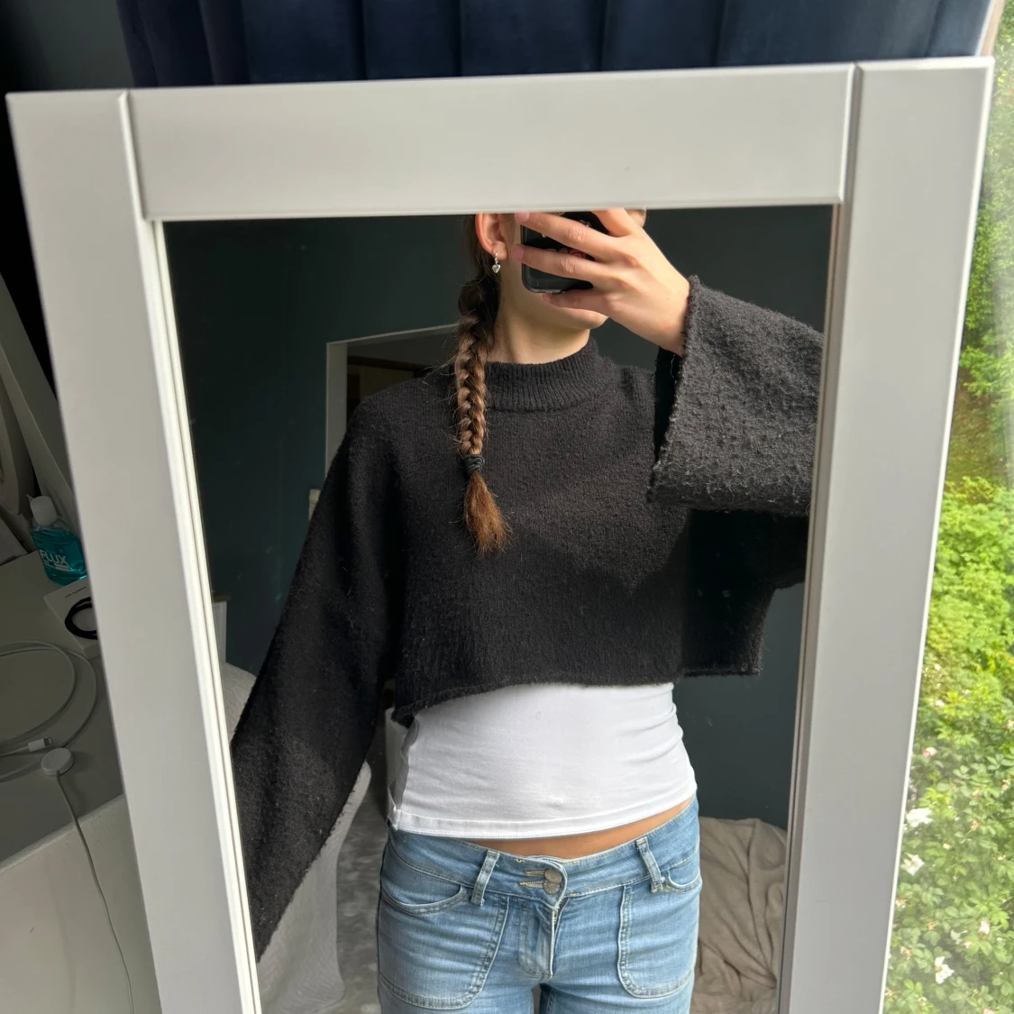 Svart croppad stickad tröja