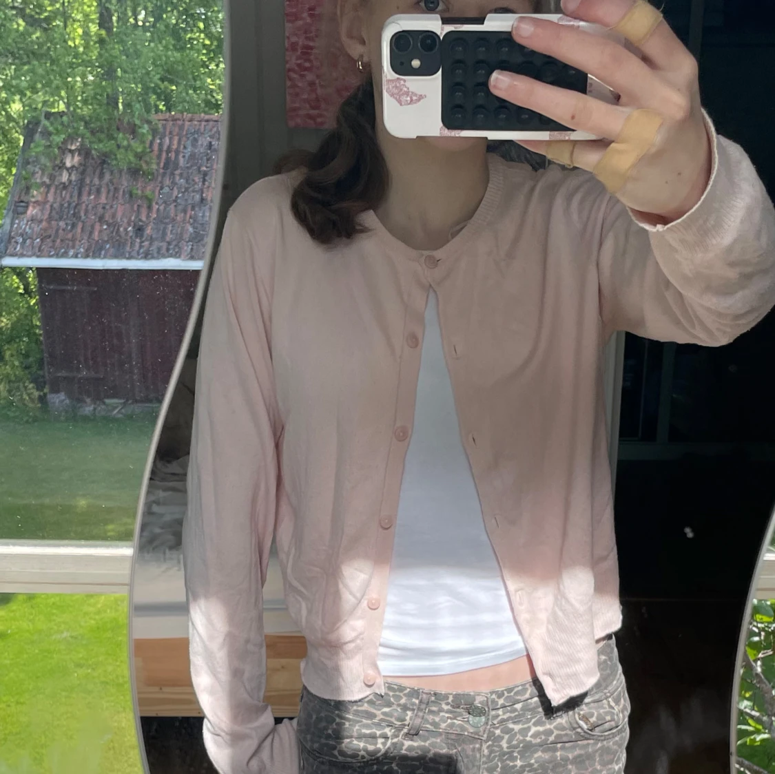 Ljusrosa kofta från Divided - 1