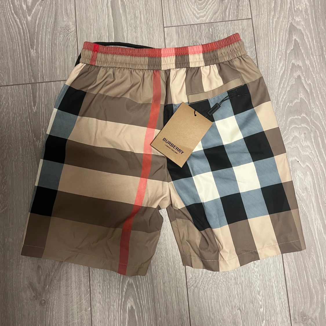 Burberry rutig badshorts med snörning - 1