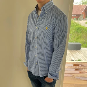 Polo Ralph lauren skjorta  - Säljer nu denna Polo Ralph lauren skjorta, skriv för fler bilder/frågor🙌🏼