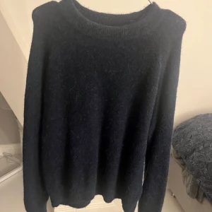 Mörkblå stickad tröja - Mysig stickad tröja från Zara 💕