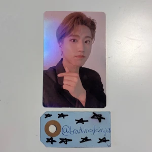 HAN NACIFIC Photocard -  photocard med han jisung från Stray Kids. kortet är i fint condition! skriv privat om du har några frågor 🤍