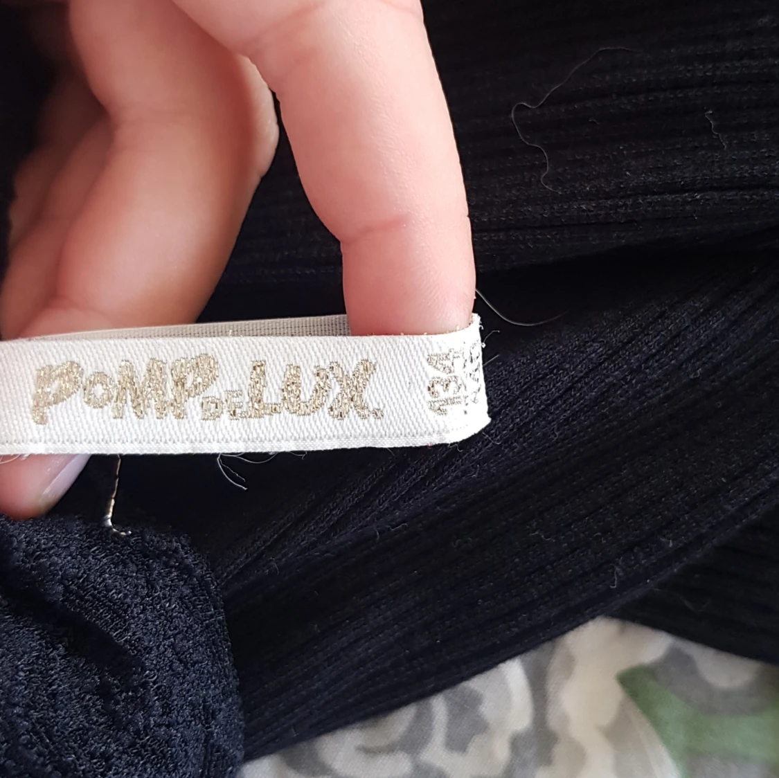 Svart ribbad tröja med spets POMPdeLUX - 2