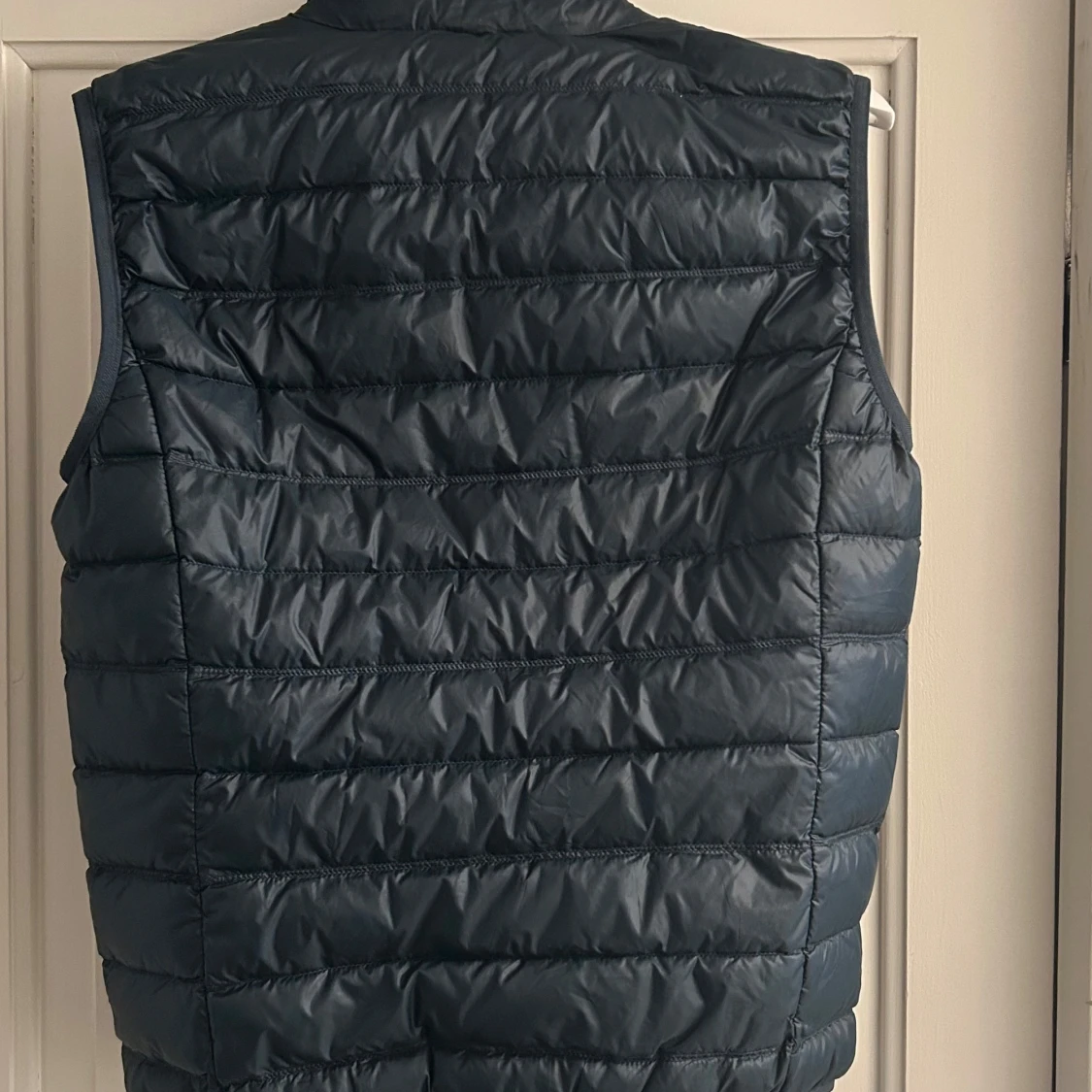 Mörkgrön dunväst från Emporio Armani - 1