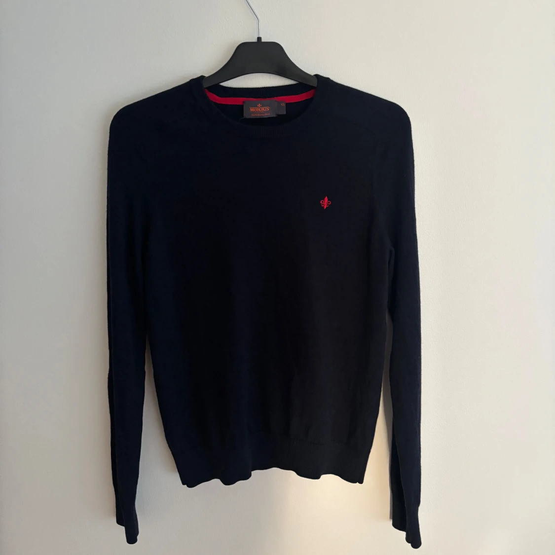 Mörkblå merinoullströja från Morris