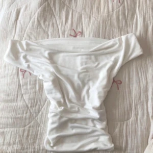 Vit offshoulder kortklänning - Supersnygg vit offshoulder topp💕