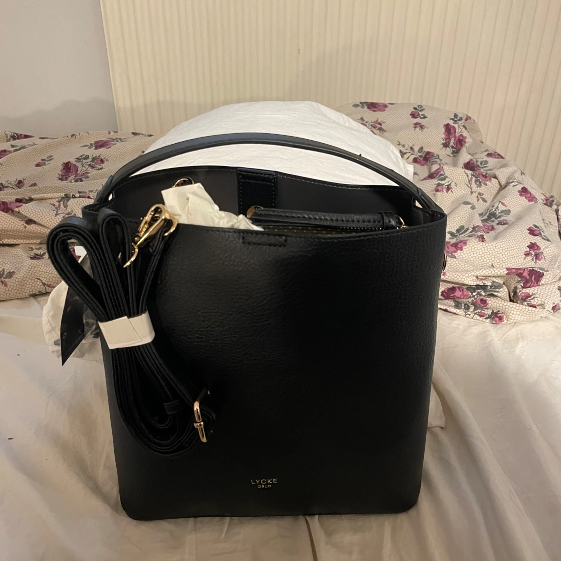 Svart axelväska från Lycke Oslo - 2