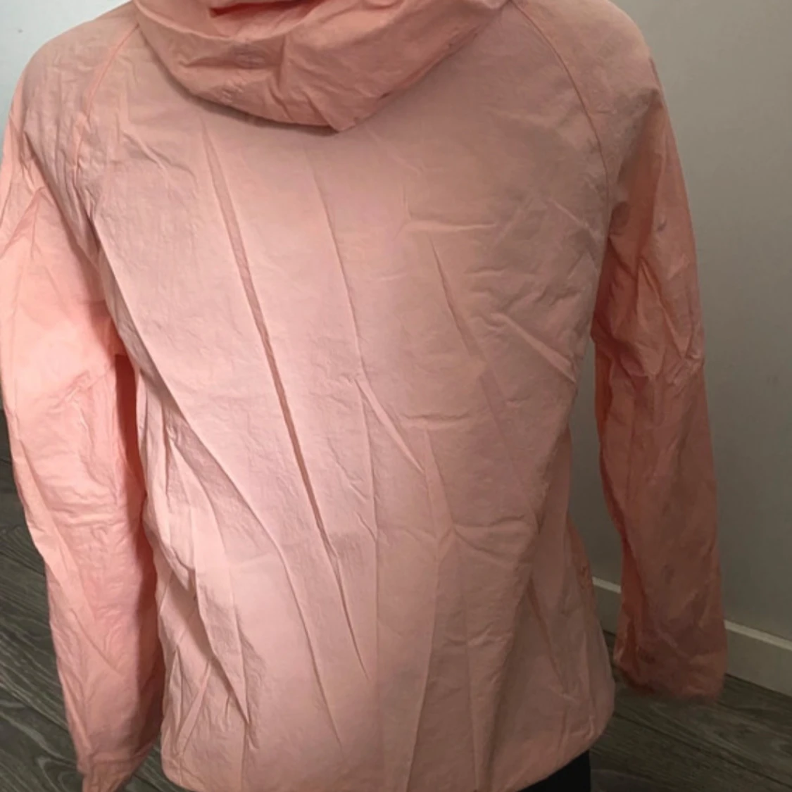 Ljusrosa vindjacka från Calvin Klein - 1