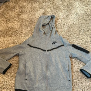 Nike tech tracksuit - Dom är jätte bra, och dom är inte söndriga 