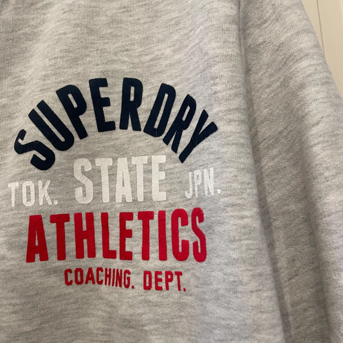 Grå ziptröja från Superdry - 1