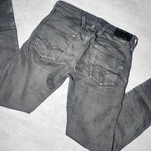 Replay jeans - Replay jeans | Modell Anbass | Super fint skick | Storlek W29 L34. 
