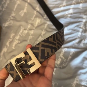 F bälte - Helt ny säljs på grund av resel