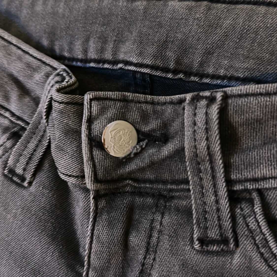 Grå bootcut jeans från Cheap Monday - 3