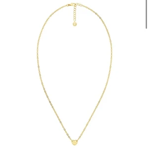 Guld halsband hjärta - Från Edblad!! Jätte fint halsband, men används inte längre därav säljer jag💕inga defekter eller så