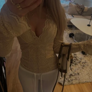 Topp - Snygg topp från Bubbleroom, oanvänd och prislapp kvar. 