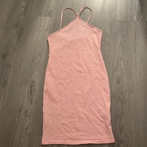 rosa klänning - helt ny!💖