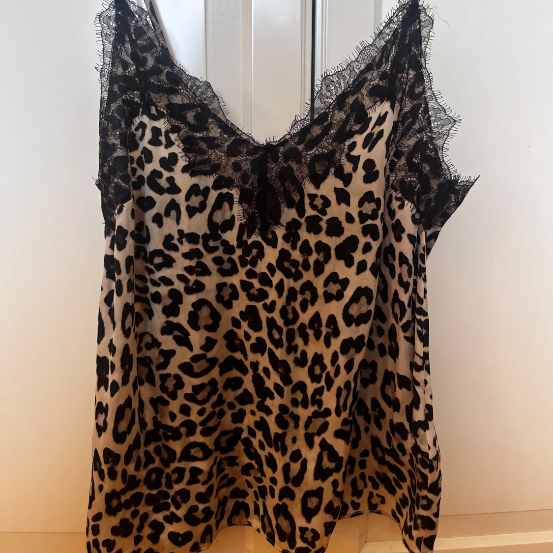 Leopardmönstrad linnetopp med spets från H&M - 1