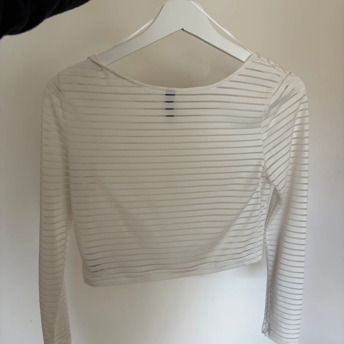 Vit och randig croppad topp från H&M - 1