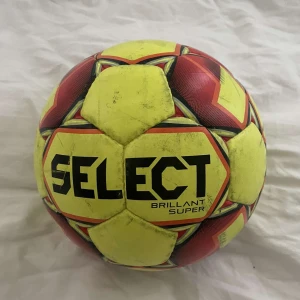 Fotboll Select - köpt på unisport nypris 1500, Använd ganska mycket.