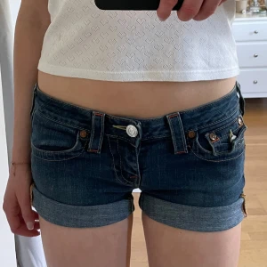 true religion shorts - midja:78 💓 använd köp nu 