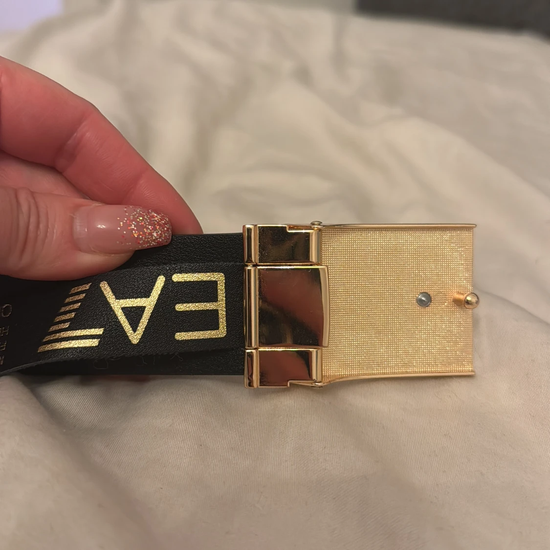 Svart bälte med guldfärgat spänne från EA7 - 2