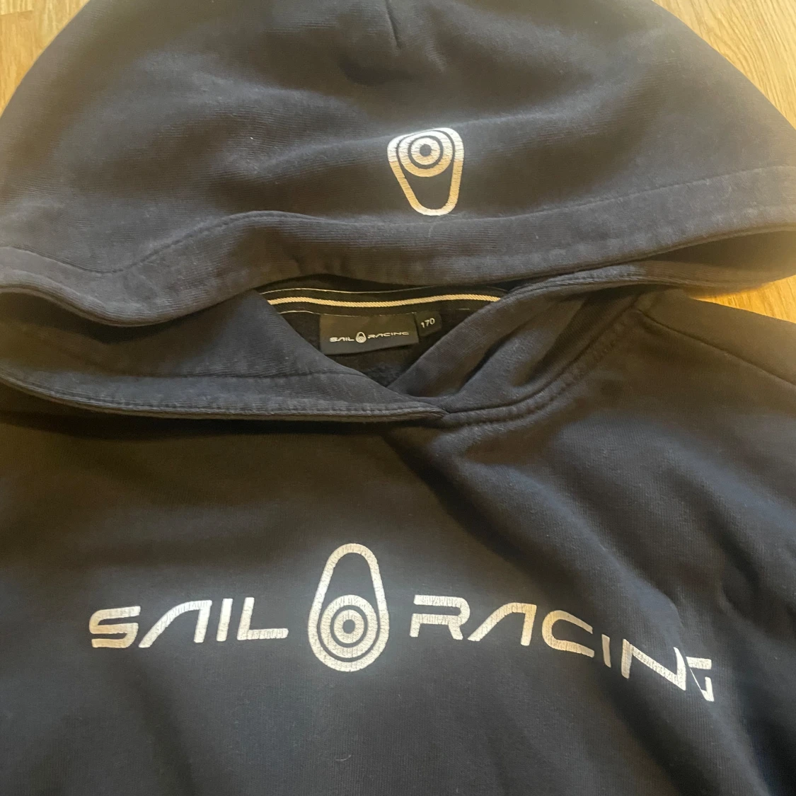 Svart sail racing hoodie  - 3