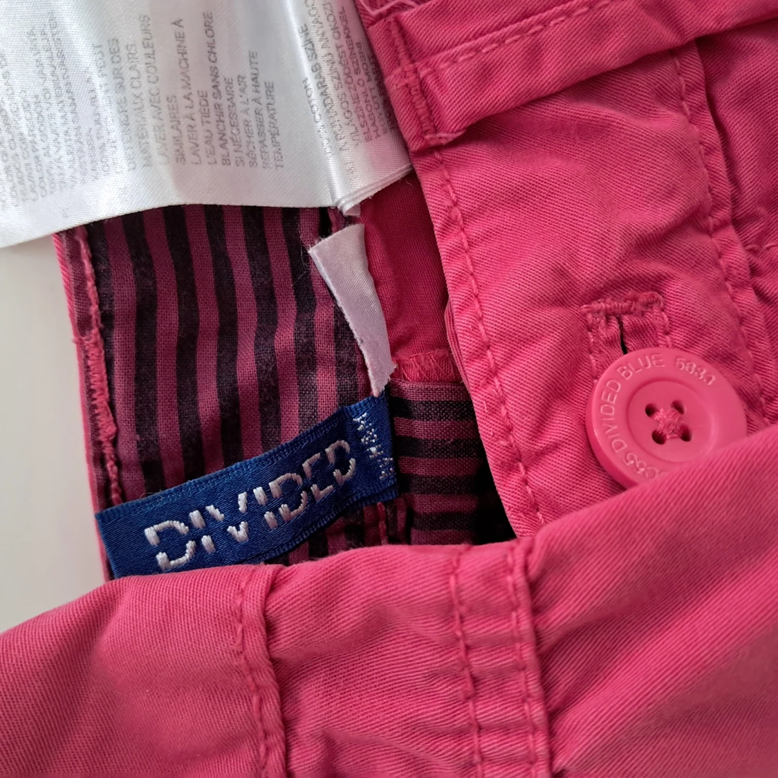 Rosa shorts från Divided, storlek 30 - 3