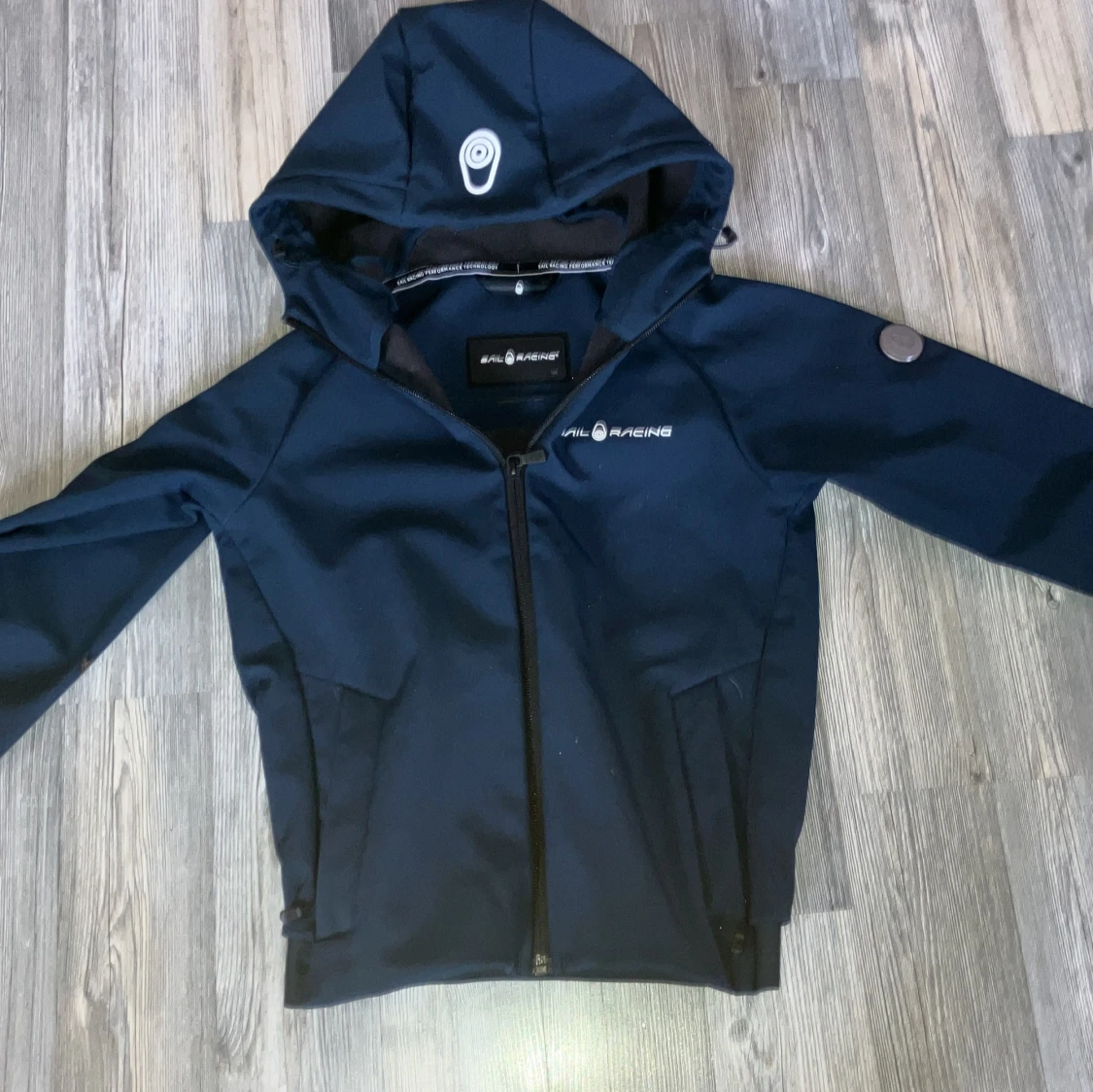 Marinblå softshelljacka från Sail Racing