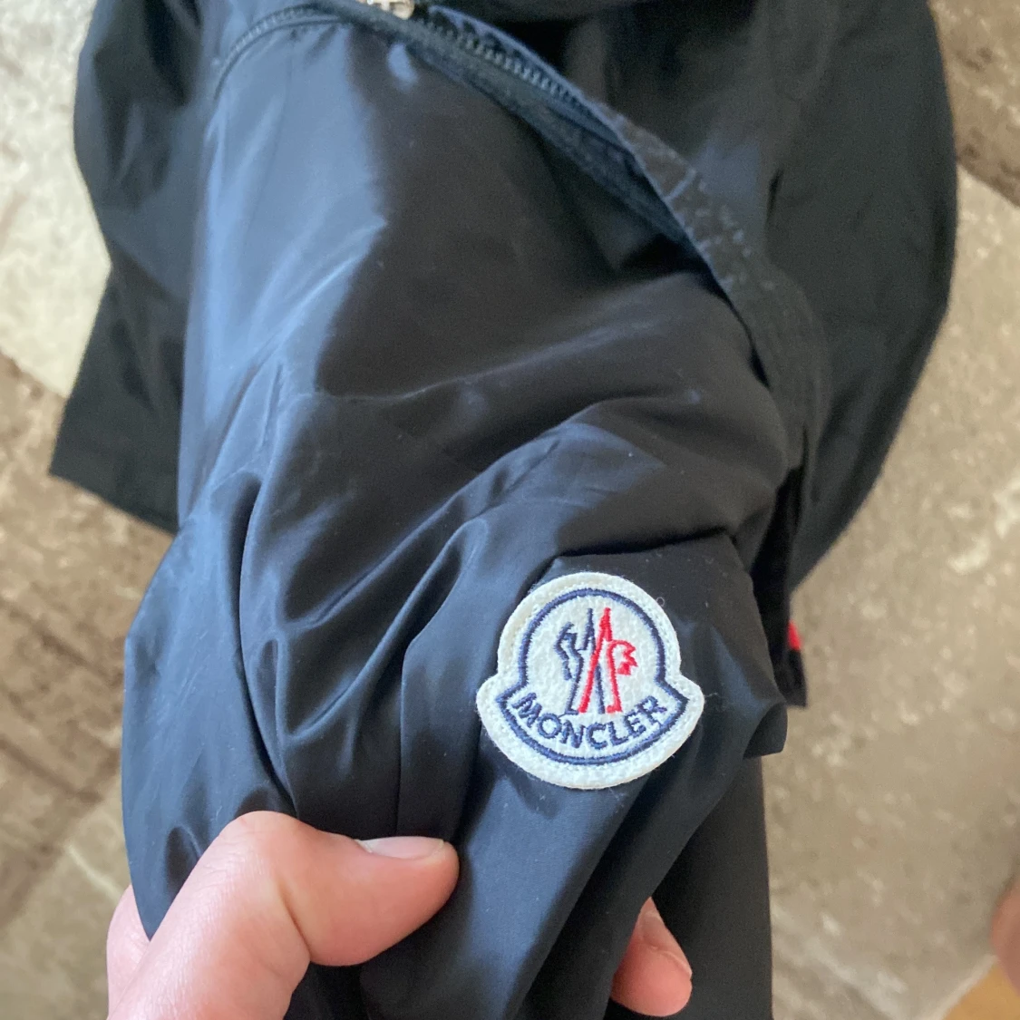 Svart Monclee Windbreaker - 2