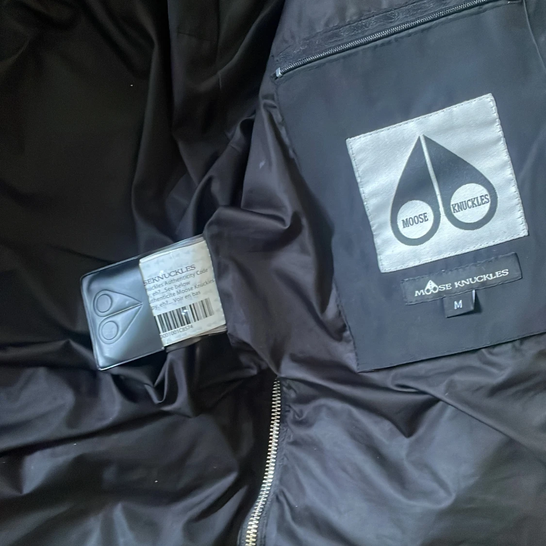 Svart dunjacka med pälskant från Moose Knuckles - 2